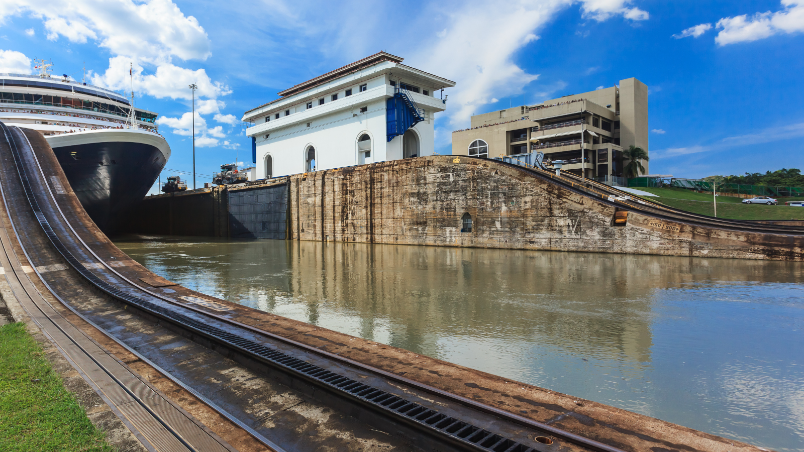 panama canal yacht